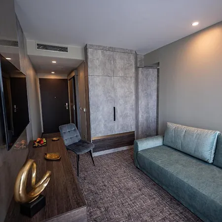 Azur Premium Hotel