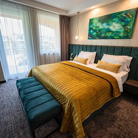 Отель Azur Premium
