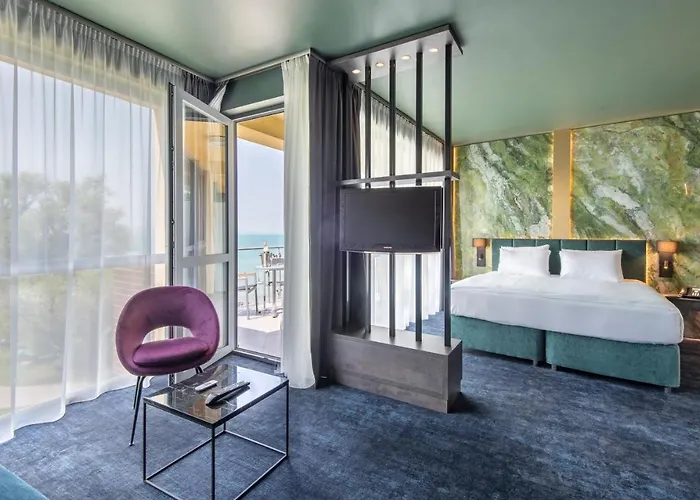 Azur Premium שיופוק