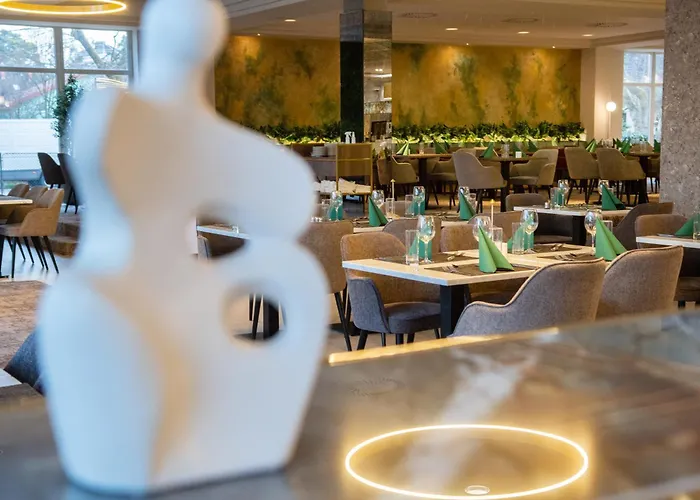 מלון Azur Premium