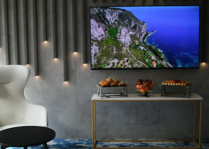 Azur Premium מלון