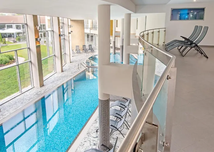 מלון Azur Premium