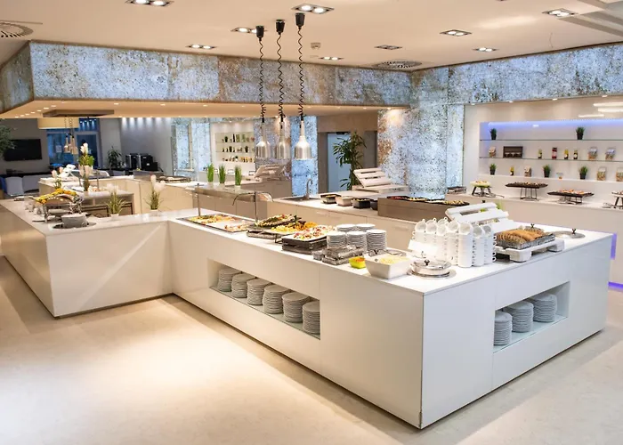 Azur Premium Hotel